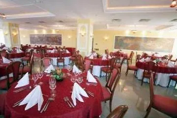 Alexander 4* Voluntari