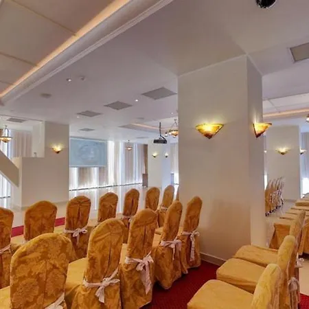 Alexander 4*