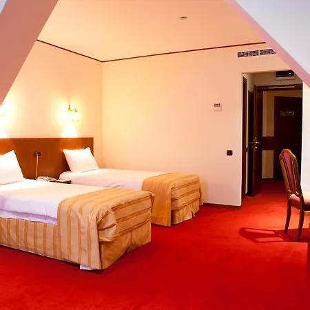 Alexander 4*