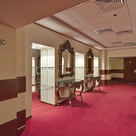Alexander Hotel 4*